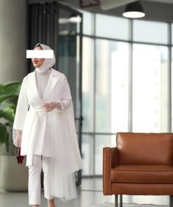 ⁦White * White⁩ - الصورة ⁦2⁩